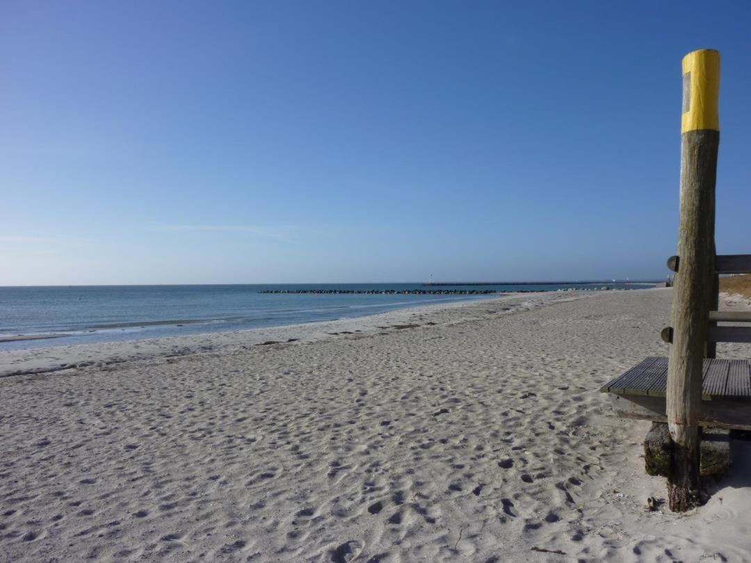 Hafenblick - Mit Balkon & Strandkorb Am Suedstrand Fehmarn Exterior foto